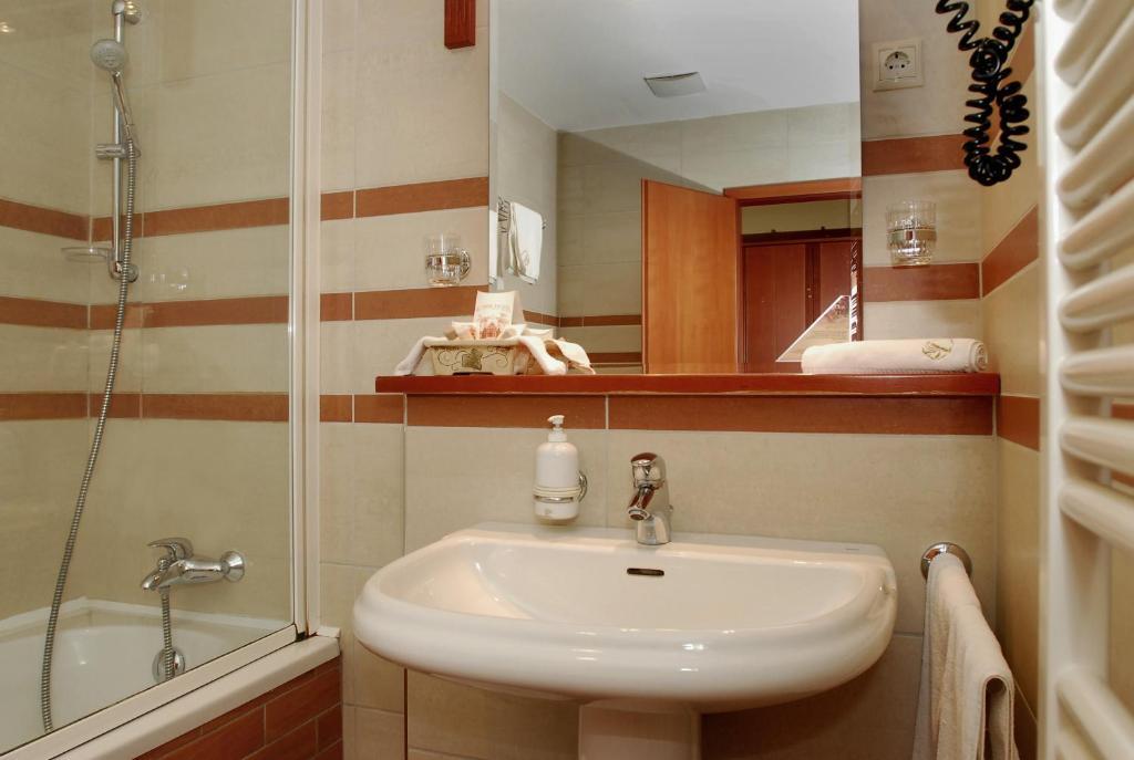 Park Hotel Pelikan Szombathely Room photo